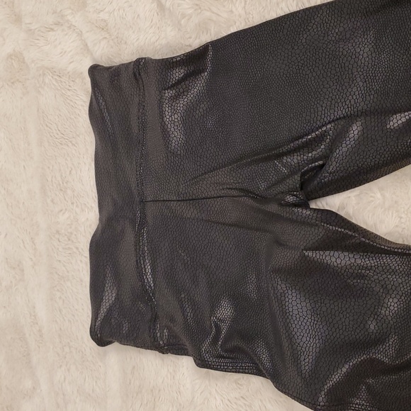 Spanx Faux Croc Legging XS - Picture 9 of 13